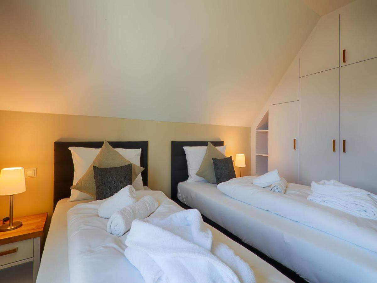 Reetland Am Meer - Luxus Reetdachvilla Mit 3 Schlafzimmern, Sauna Und Kamin F18 Dranske Εξωτερικό φωτογραφία